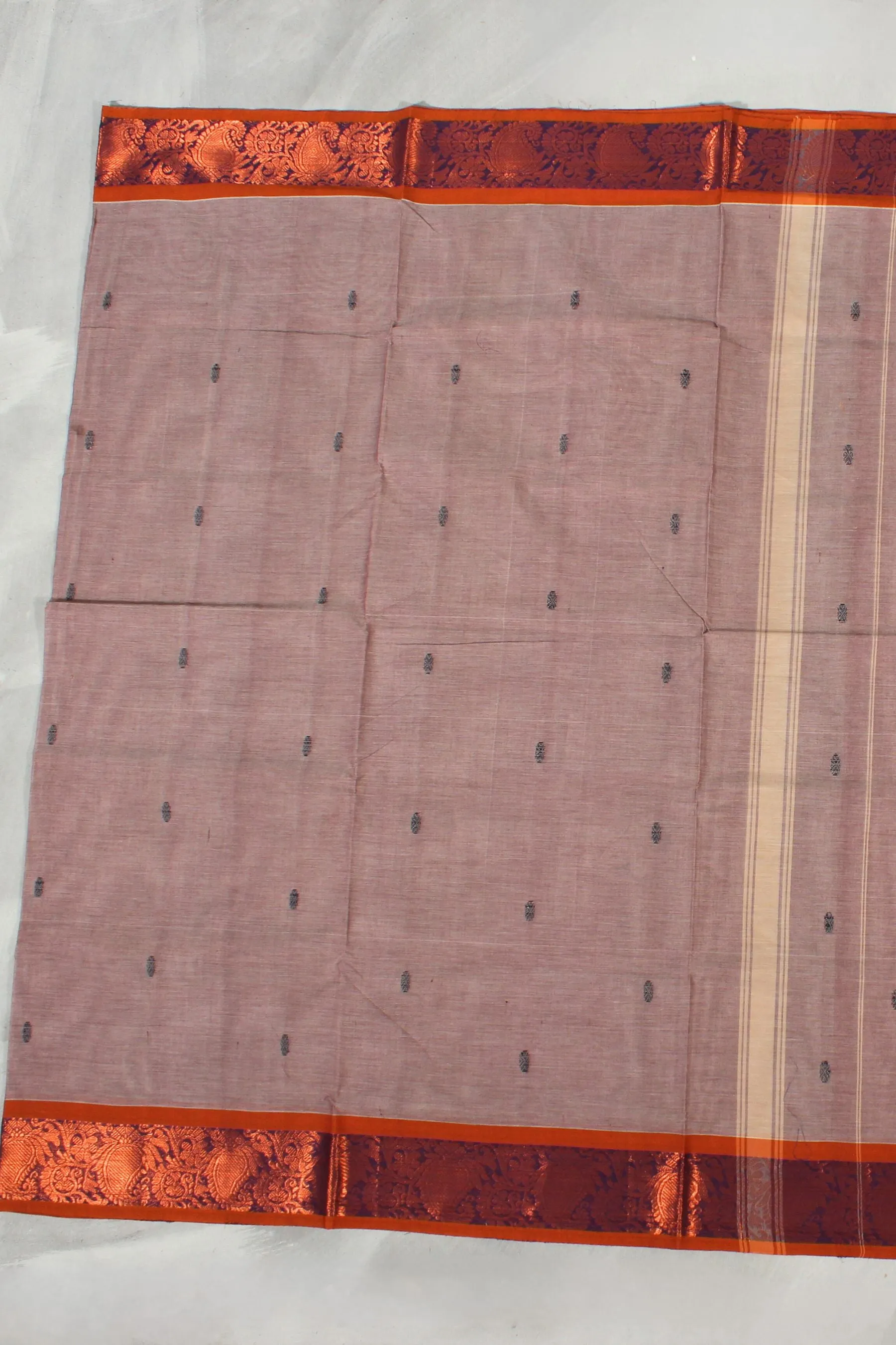 Elegant Handloom Cotton Saree with Unique Pallu - Comfort Meets Tradition