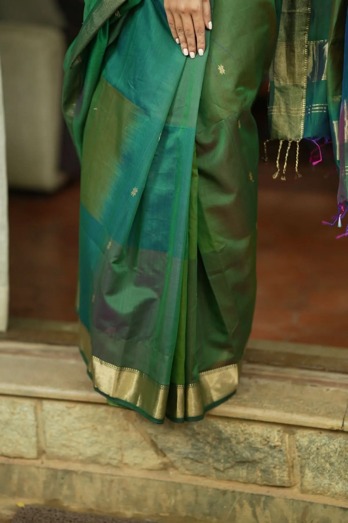 Handwoven  Maheshwari Silk Cotton Saree in Green with Ombre weave and long handmade tassels