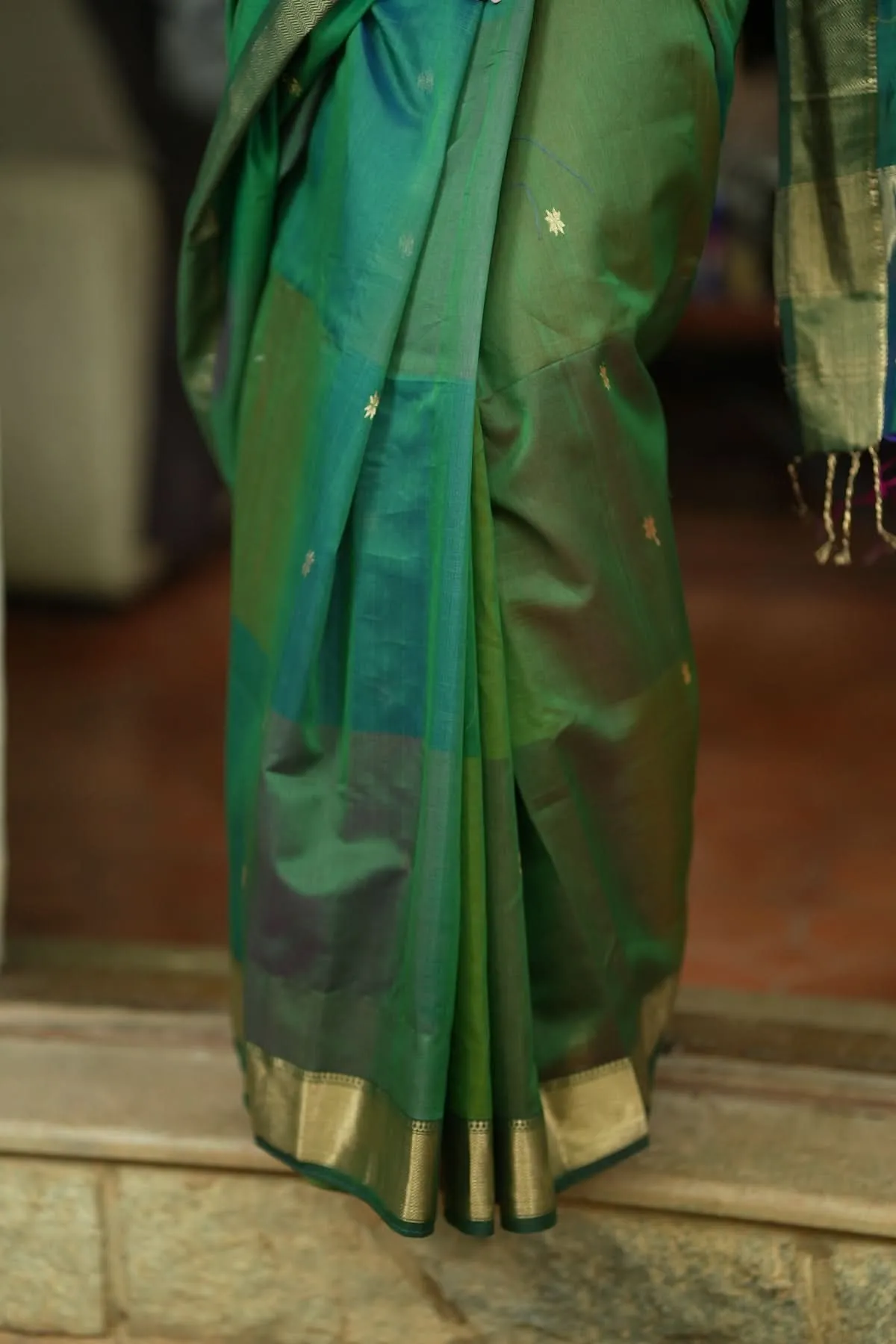 Handwoven  Maheshwari Silk Cotton Saree in Green with Ombre weave and long handmade tassels