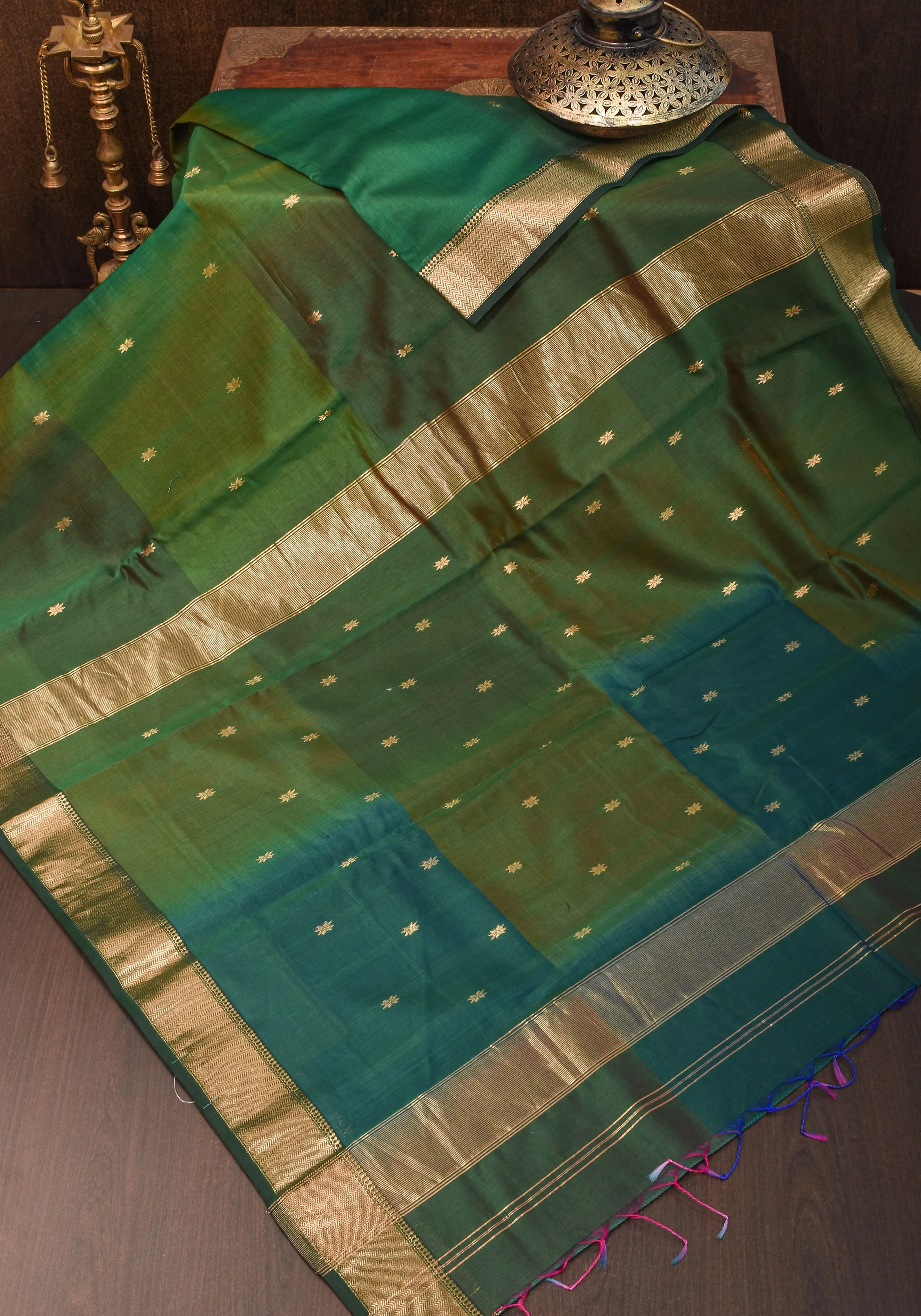 Handwoven  Maheshwari Silk Cotton Saree in Green with Ombre weave and long handmade tassels